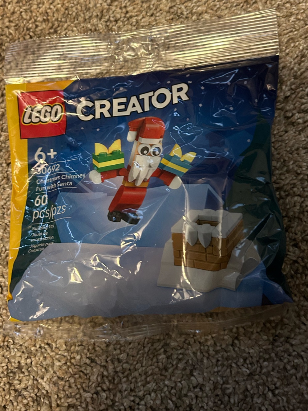 LEGO Creator Red Santa Minifigure and Chimney Holiday Toy (60 pcs) NIB